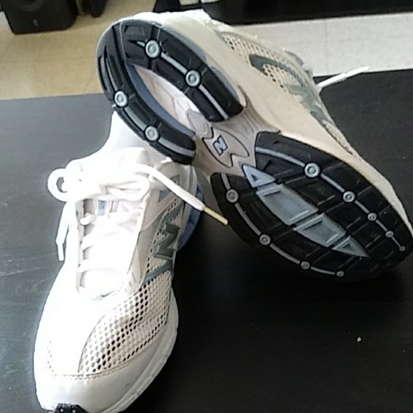 Sneaker - Picture 2 of 3